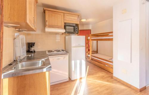 Les Bottieres Apartment | Awesome Apartment In Saint-Pancrace