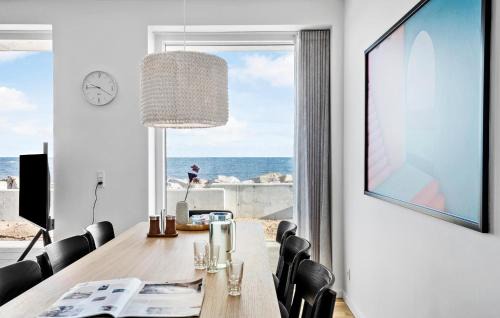 Tejn House | Awesome Apartment In Allinge With Wifi