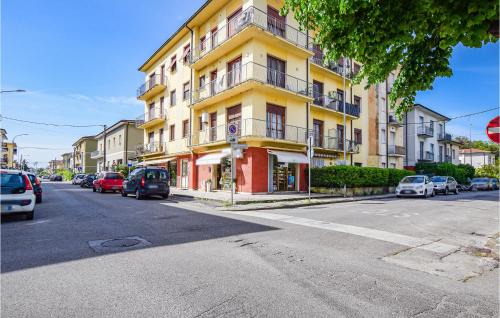 Ex Campo d'Aviazione Apartment | Awesome Apartment In Viareggio