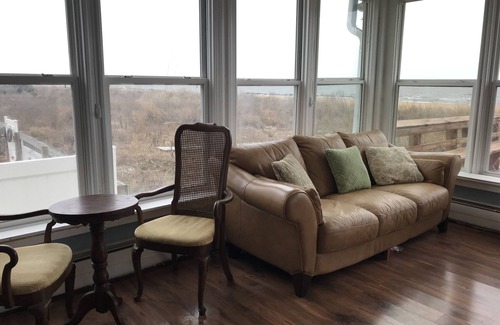 Willoughby Spit House | Awesome beachfront house for your vacation memories!