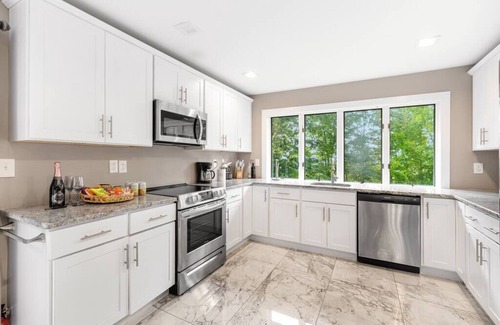 Monroe Villa | Awesome Country Retreat - 4BR - Private and Peaceful