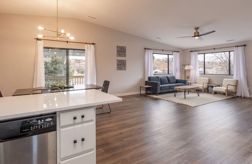 Prescott Valley Units House | Awesome deck with mountain views and no rear neighbor!