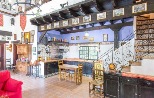 Los Palacios y Villafranca House | Awesome Home In Los Palacios