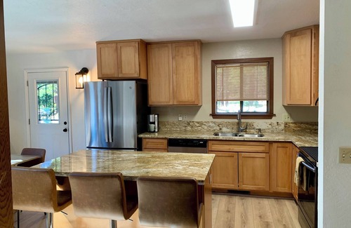 Lake Forest House | Awesome FLAT winter location in a 6-bedroom, 3-Full Bathroom Tahoe City Home!