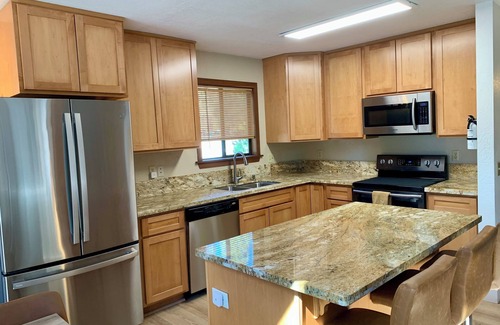 Lake Forest House | Awesome FLAT winter location in a 6-bedroom, 3-Full Bathroom Tahoe City Home!
