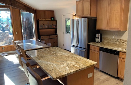 Lake Forest House | Awesome FLAT winter location in a 6-bedroom, 3-Full Bathroom Tahoe City Home!
