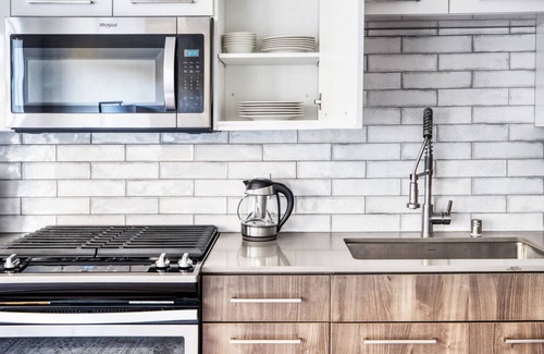 Fremont Apartment | Awesome Fremont Studio w/ Gym & Pool, 5 mins to Tesla, by Blueground