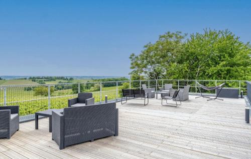 Belves-de-Castillon House | Awesome Home In Belves-De-Castillon