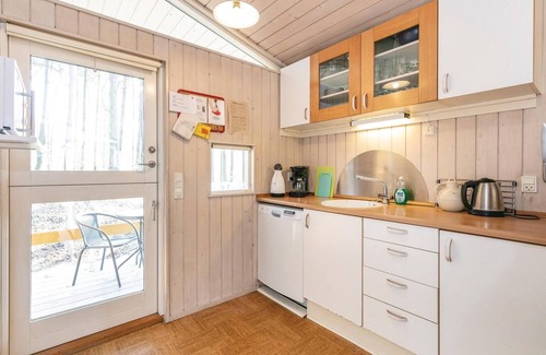Oster Somarken House | Awesome home in Aakirkeby with kitchen