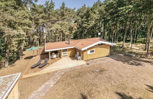 Oster Somarken House | Awesome home in Aakirkeby with kitchen