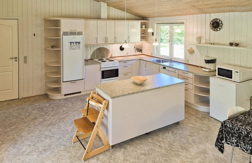 Ansager House | Awesome home in Ansager with kitchen