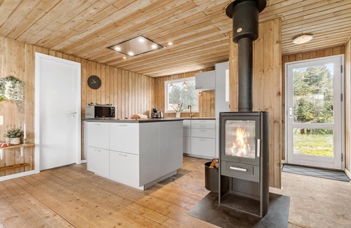Øer Strand House | Awesome home in Ebeltoft with sauna