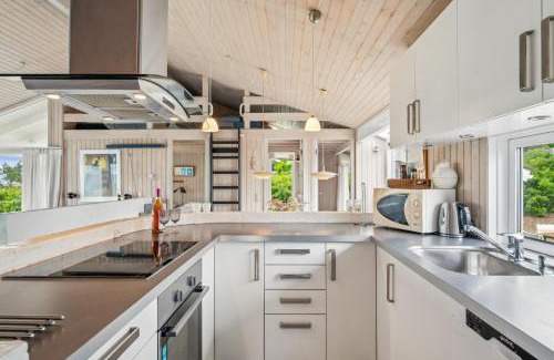 Ebeltoft House | Awesome Home In Ebeltoft With 3 Bedrooms, Sauna And Internet