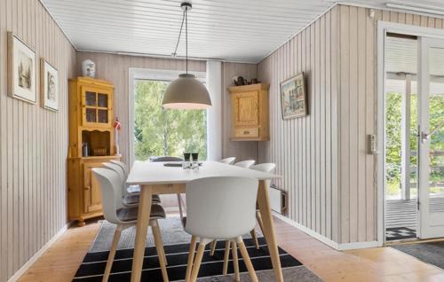 Syddjurs Kommune House | Awesome Home In Ebeltoft With Wifi