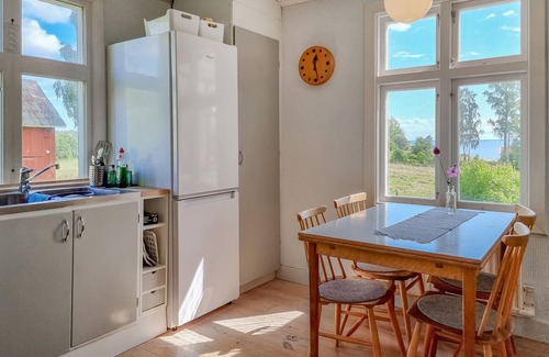 Vanersborg Municipality House | Awesome home in Frändefors