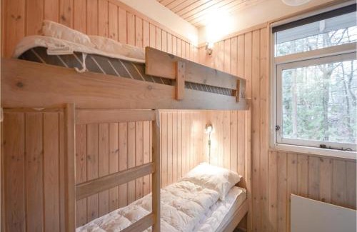 Fjellerup House | Awesome Home In Glesborg With Wifi