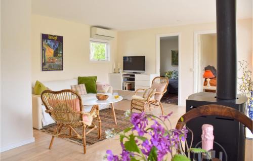Udsholt House | Awesome Home In Græsted With Wifi