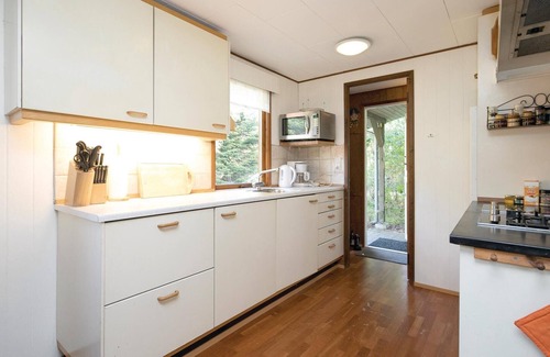 Helberskov Strand House | Awesome home in Hadsund with WiFi