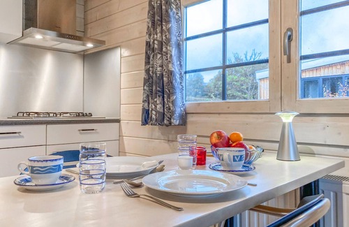 Heinkenszand House | Awesome home in Heinkenszand with WiFi