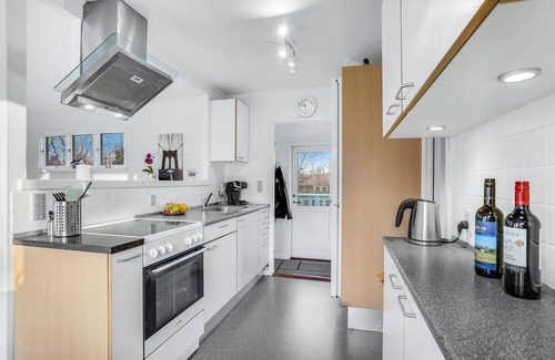 Holbaek House | Awesome home in Holbæk with kitchen