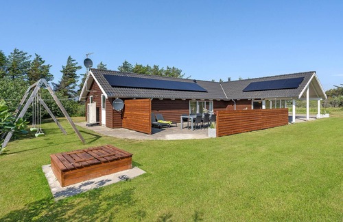 Nr. Lyngby House | Awesome home in Løkken with sauna