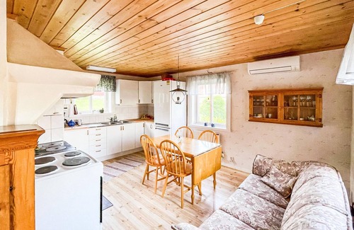 Oje House | Awesome home in öje with lake view
