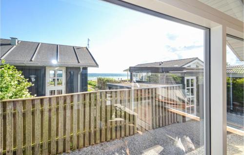 Ronde House | Awesome Home In Rønde With Kitchen