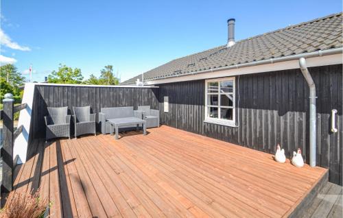 Ronde House | Awesome Home In Rønde With Kitchen