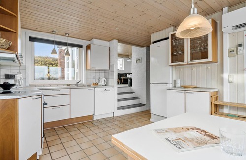 Houvig House | Awesome home in Ringkøbing with WiFi
