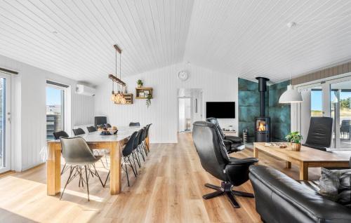 Klegod Strand House | Awesome Home In Ringkøbing With Sauna