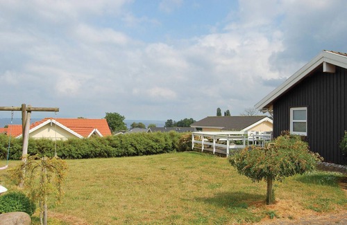 Grønninghoved Strand House | Awesome home in Sjølund with WiFi