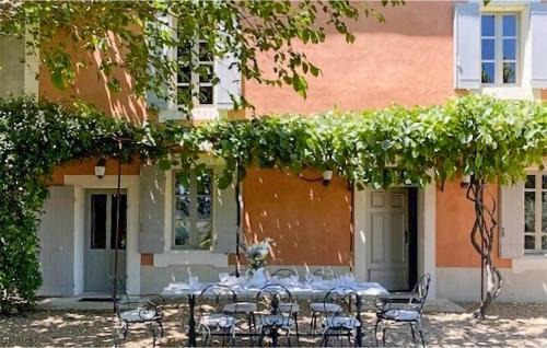 Saint-Saturnin-les-Apt House | Awesome Home In St, Saturnin Les Apt,