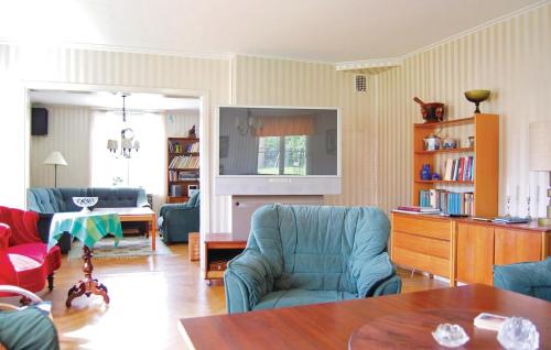 Vintjarn House | Awesome Home In Svärdsjö With Sauna