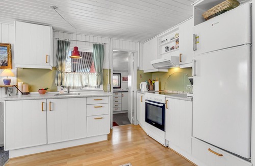 Sønder Nissum House | Awesome home in Ulfborg with kitchen