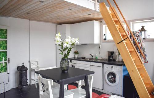 Vimmerby Municipality House | Awesome Home In Vimmerby With Wifi