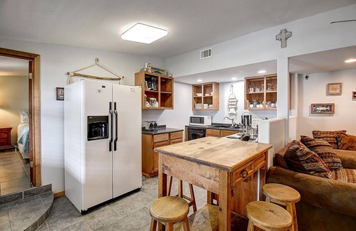 Leeward Sands House | Awesome home right next to the city pool with plenty of boat parking.