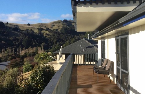 Akaroa House | Awesome House , Warm and Sunny Holiday Home , Large Parking area for 2 Boats.