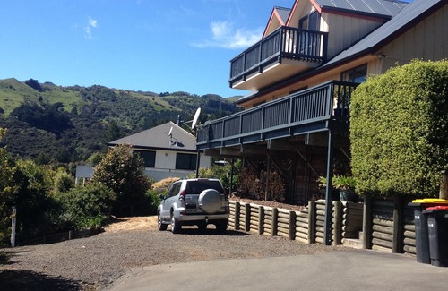 Akaroa House | Awesome House , Warm and Sunny Holiday Home , Large Parking area for 2 Boats.