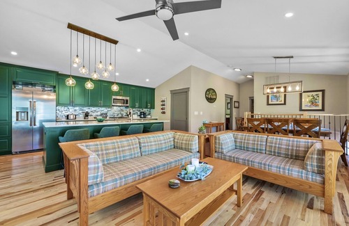 Prudenville House | Awesome lake views, 100 steps to the beach!