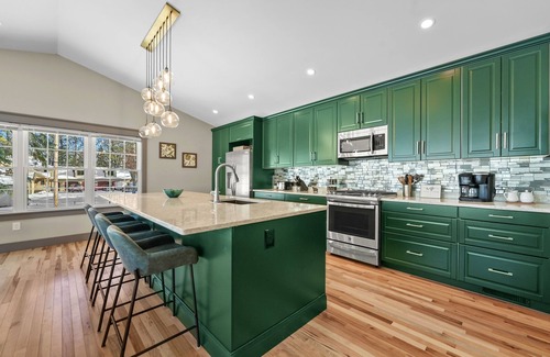 Prudenville House | Awesome lake views, 100 steps to the beach!