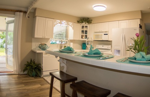 Jupiter House | AWESOME LOCATION, HUGE FENCED YARD, INTRACOASTAL VIEW, 5STAR REVIEW, ISLAND DECO