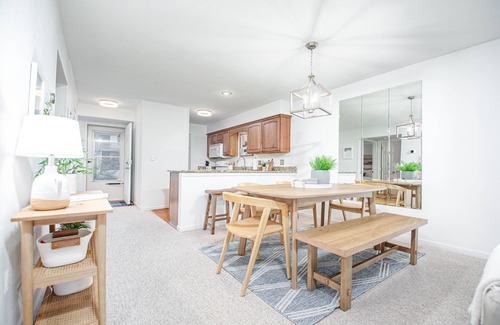 Table Rock Condo | AWESOME NEWLY UPDATED IN GATED PT ROYALE. 1ST FL 2 BR 2 BA CONDO. GOLF DISCOUNT