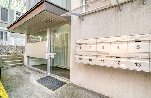 District 6 Apartment | Awesome Unterstrass Studio, nr University & Groceries, by Blueground