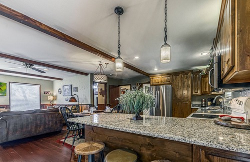 Ruidoso Cabin | Awesome View with hot tub and Pet Friendly.