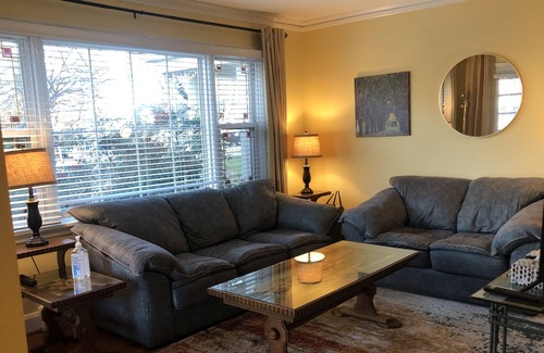 Green Hills Apartment | Awesomely appointed -15 min to main tourist areas but safe family friendly area