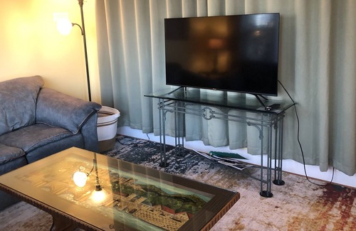 Green Hills Apartment | Awesomely appointed -15 min to main tourist areas but safe family friendly area