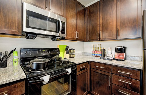 Indianapolis Apartment | Ayash King Bed Suite In Keystone/Broad-Ripple/Carmel