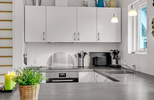 Hou House | "Ayen" - 1.5km from the sea by Interhome