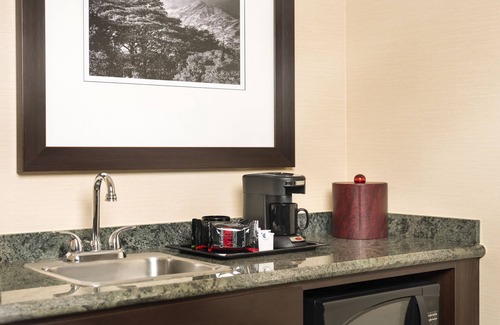 Ontario Hotel | Ayres Suites Ontario at the Mills Mall - Rancho Cucamonga