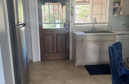 Haven Green Valley East Villa | ~AZ~1BR & pullout, Very Nice, Newly Renovated, with washer, dryer, & dishwasher.